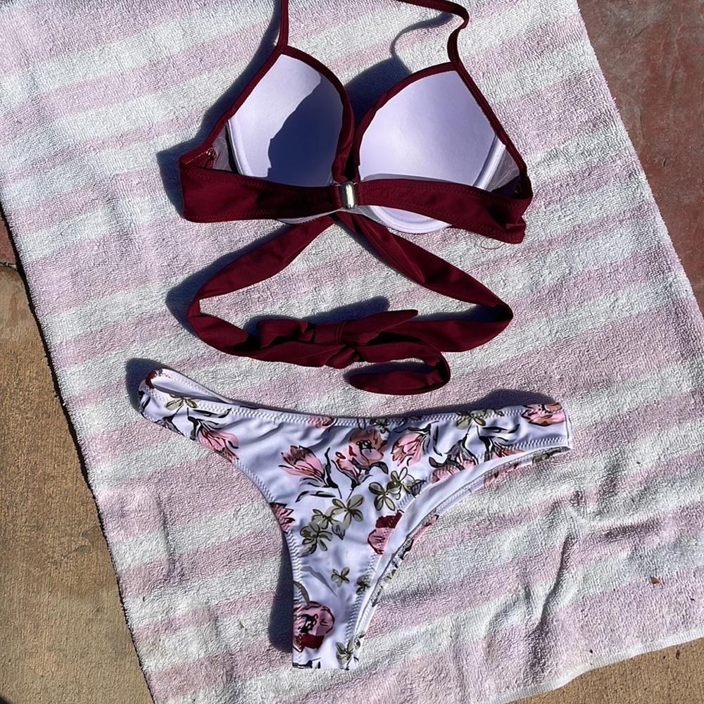 Cute Bikini Set👙 - Picture 2 of 5